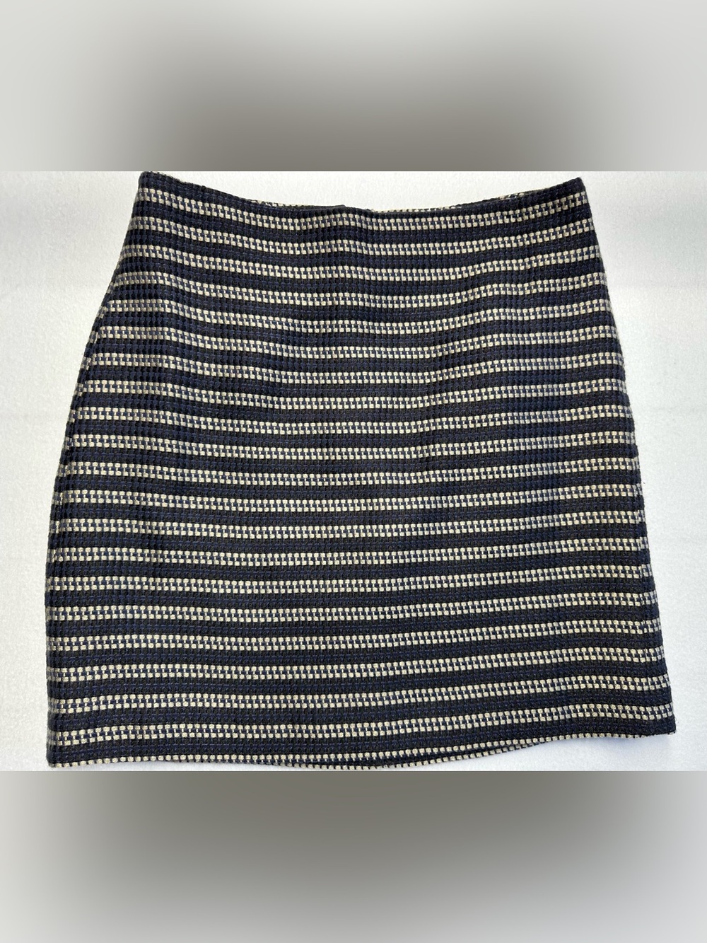 LOFT 4P Navy Cream Textured Knit Skirt • Lined • Preppy Coastal Classic